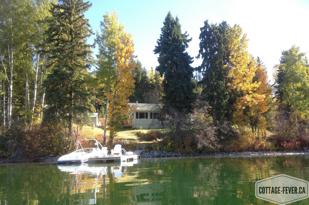Cottage lake autumn